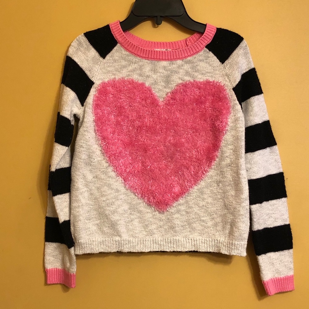 4/$10 Preloved Justice Heart Sweater